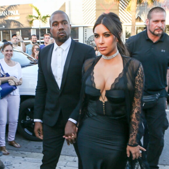 Kim Kardashian et son mari Kanye West au mariage d'Isabela Rangel et David Grutman à Miami, le 23 avril 2016
