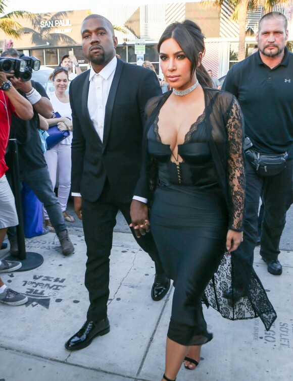 Kim Kardashian et son mari Kanye West au mariage d'Isabela Rangel et David Grutman à Miami, le 23 avril 2016