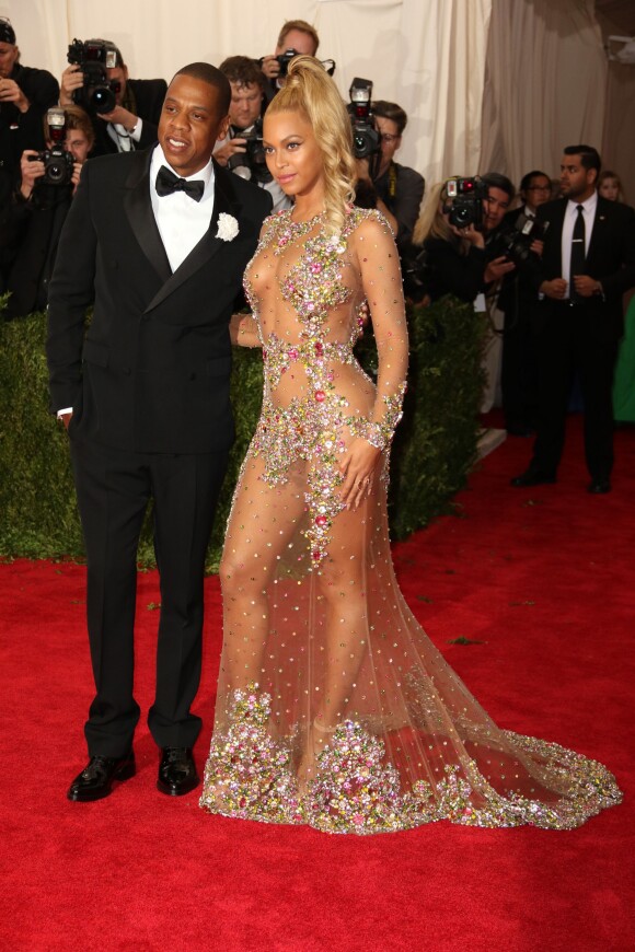 Beyoncé Knowles et Jay-Z à la Soirée Costume Institute Gala 2015 (Met Ball) au Metropolitan Museum, célébrant l'ouverture de Chine: à travers le miroir à New York. Le 4 mai 2015.