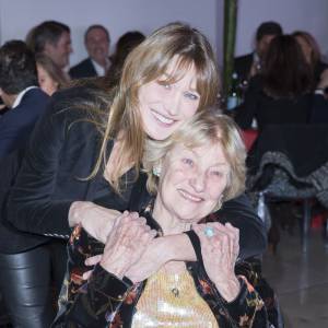 Carla Bruni et sa mère Marisa au dîner LINK pour les 30 ans de AIDES au Palais d'Iéna à Paris le 8 décembre 2014