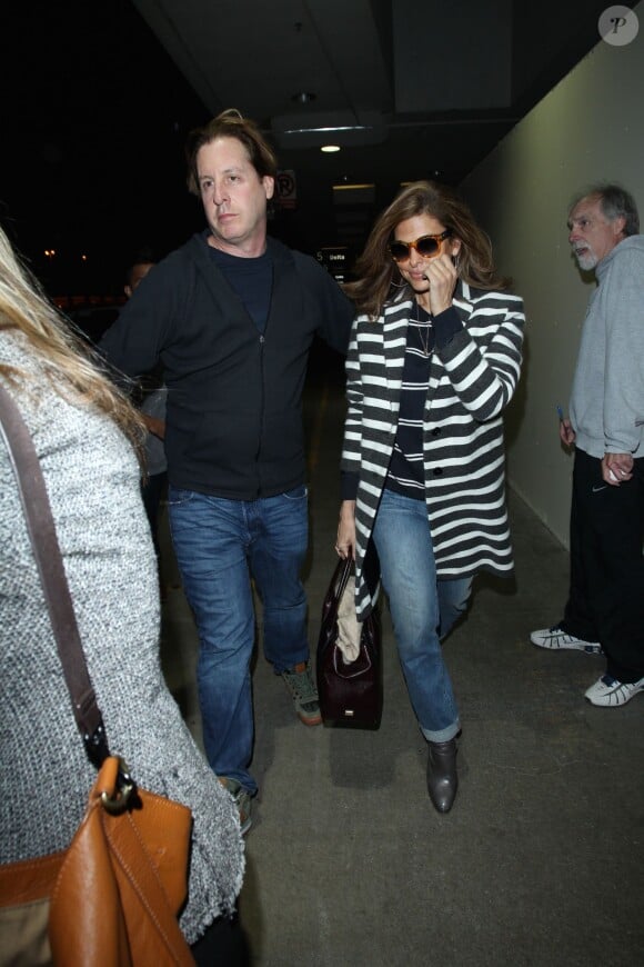 Eva Mendes à l'aéroport de LAX à Los Angeles, le 20 février 2015