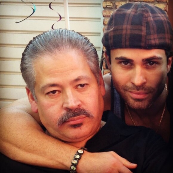 Carlos Mendez et son petit frère Carlo sur une photo publiée le 1er avril sur le compte Instagram de Carlo Mendez.