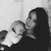 L'épouse d'Arnaud Lagardère, Jade Foret a publié une photo avec son fils Nolan, sur sa page Instagram le 28 avril 2016