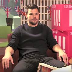 Taylor Lautner dans une émission BBC Three.
