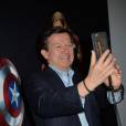 Gilles Pelisson (président directeur général de TF1) réalise un selfie - Vernissage de l'exposition"Marvel Avengers S.T.A.T.I.O.N." à La Défense le 3 mai 2016. © Veeren/Bestimage