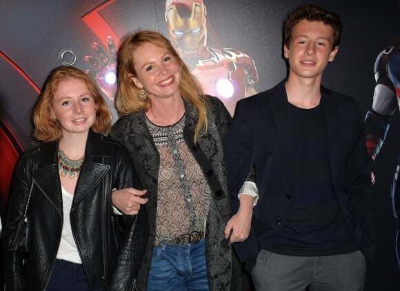 Carole Richert avec ses enfants Pauline Rialet et Vincent Rialet - Vernissage de l'exposition"Marvel Avengers S.T.A.T.I.O.N." à La Défense le 3 mai 2016. © Veeren/Bestimage
