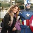Sophie Thalmann et Captain America - Vernissage de l'exposition"Marvel Avengers S.T.A.T.I.O.N." à La Défense le 3 mai 2016. © Christophe Aubert via Bestimage