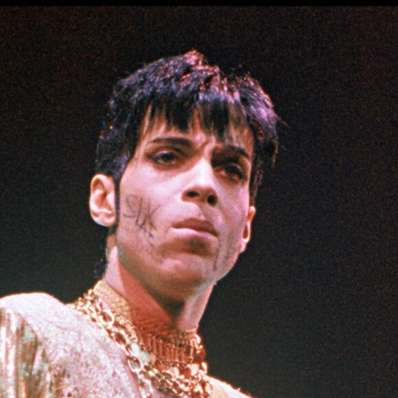 Prince en concert à Londres en 1995