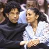 Prince et sa deuxième épouse, Manuela Testolini, lors d'un match de la NBA à Los Angeles le 25 décembre 2004