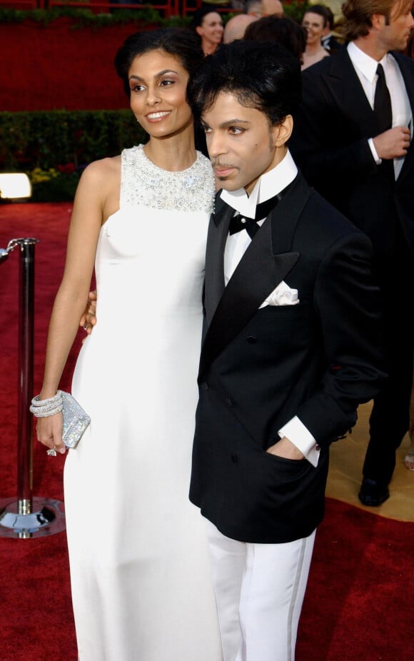 Prince et sa deuxième épouse, Manuela Testolini, aux Oscars 2005 à Los Angeles