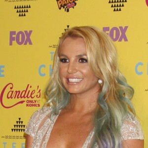 Britney Spears posant dans la salle de presse aux Teen Choice Awards 2015 à Los Angeles, le 16 août 2015.
