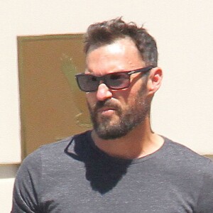 Megan Fox enceinte se promène avec son mari Brian Austin Green et leur fils Noah au Farmers Market à Studio City, le 17 avril 2016