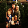 Jessica Capshaw annonce sa quatrième grossesse en publiant une adorable photo de famille sur sa page Instagram, au mois de décembre 2015.