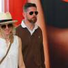 Naomi Watts arrive à l'hôtel Martinez à Cannes coiffée d'un chapeau panama le 10 mai 2016.