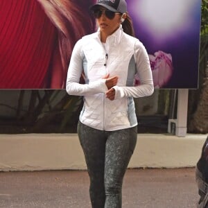 Exclusif - Eva Longoria fait son jogging à Cannes le 10 mai 2016.