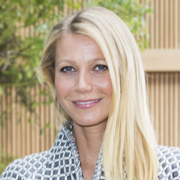 Gwyneth Paltrow - People au défilé de mode Haute-Couture "Chanel", collection printemps-été 2016, à Paris. Le 26 janvier 2016