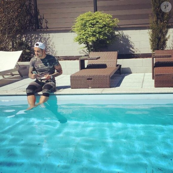 Ricardo des "Anges 8" : moment de détente au bord de la piscine dévoilé sur Instagram