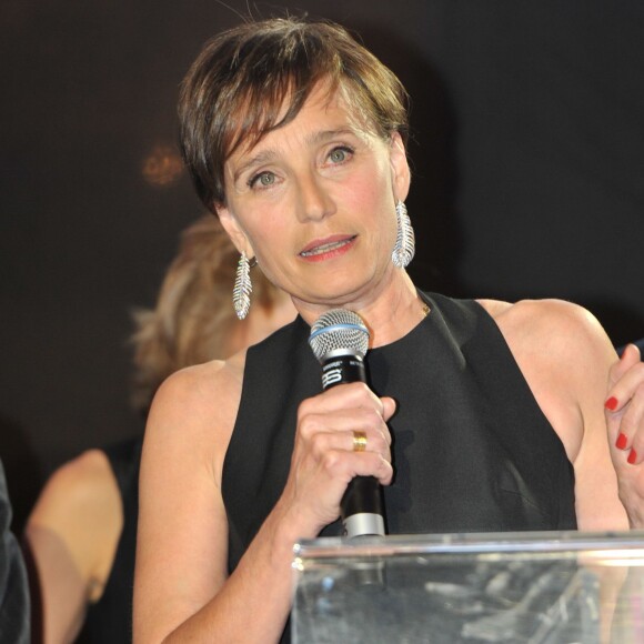 Kristin Scott Thomas - Dîner de gala au profit de la Fondation ARC pour la recherche contre le cancer du sein à l'hôtel Peninsula à Paris le 1er octobre 2015