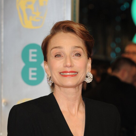 Kristin Scott Thomas - Arrivée des people à la cérémonie des British Academy Film Awards 2015 au Royal Opera House à Londres le 8 février 2015