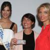 Exclusif - Prix spécial - Iris Mittenaere (Miss France 2016), Alessandra Sublet et Sylvie Tellier - Présentation du "Wild Kong" de Richard Orlinski dans la Blue Room des nouveaux locaux de Twitter France à Paris le 11 mai 2016. La nouvelle BlueRoom de Twitter France permet aux personnalités publiques (artistes, sportifs, comédiens...) d'avoir des échanges privilégiés directement avec leur communauté sur Twitter. Pour cette nouvelle BlueRoom, l'équipe de Twitter France a eu l’honneur de collaborer avec l'artiste français Richard Orlinski, qui a créé un Wild Kong, sa pièce iconique, aux couleurs de Twitter. Richard Orlinski, artiste actif sur Twitter, s'inscrit dans une démarche pour rendre l'art accessible au plus grand nombre. © Denis Guignebourg/Bestimage