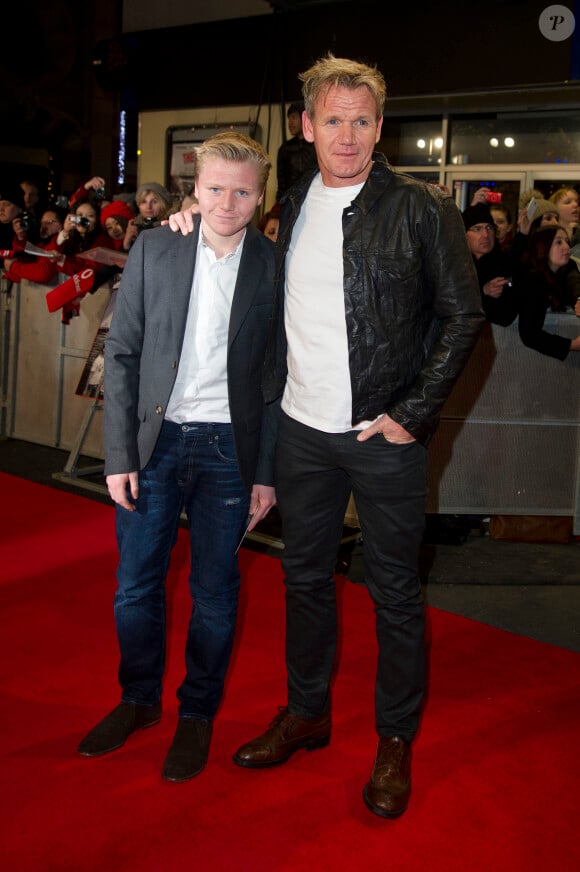 Gordon Ramsay et son fils Jack Ramsay à la Premiere du film "The Class of 92" un documentaire retracant l'ascension de la "classe 1992" qui a permis a Manchester United de renouer avec son glorieux passé, a Londres, le 1er decembre 2013.