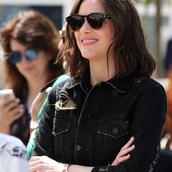 Marion Cotillard - Photocall du film "Mal de pierres" lors du 69ème Festival International du Film de Cannes. Le 15 mai 2016 © Dominique Jacovides / Bestimage