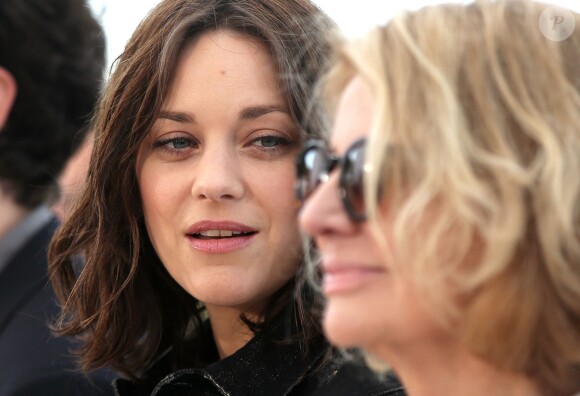 Marion Cotillard et Nicole Garcia - Photocall du film "Mal de pierres" lors du 69ème Festival International du Film de Cannes. Le 15 mai 2016 © Dominique Jacovides / Bestimage