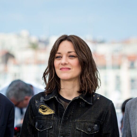 Louis Garrel, Marion Cotillard et Alex Brendemühl (Habillé en Lacoste) - Photocall du film "Mal de pierres" lors du 69ème Festival International du Film de Cannes. Le 15 mai 2016 © Borde-Moreau / Bestimage