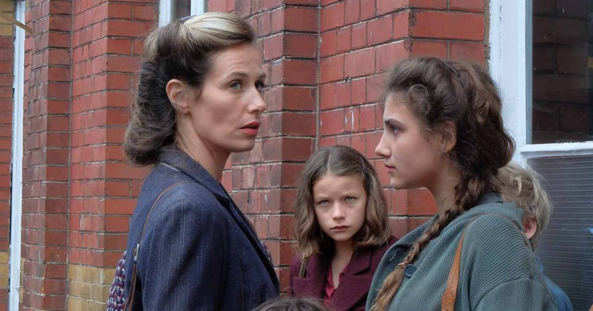 Film Avec Fanny Ardant Et Cecile De France Cécile de France dans le film Le Voyage de Fanny en salles le 18 mai