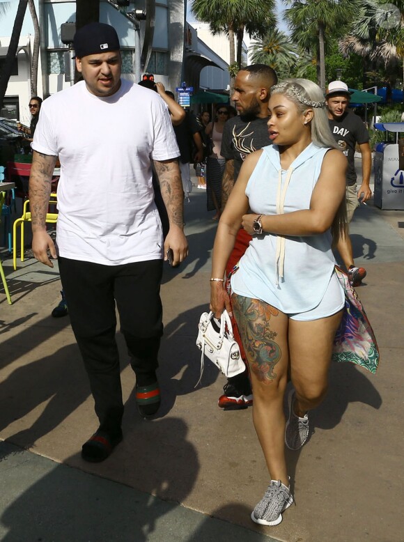 Blac Chyna enceinte et son fiancé Rob Kardashian sont allés déjeuner dans le quartier de Havana 1957 à Miami, le 12 mai 2016