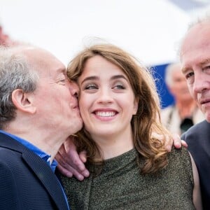 Luc Dardenne, Adèle Haenel, Jean-Pierre Dardenne - Photocall du film "La fille inconnue" lors du 69ème Festival International du Film de Cannes le 18 mai 2016. © Borde-Moreau/Bestimage