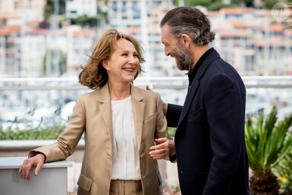 Nathalie Baye et Vincent Cassel - Photocall du film "Juste la fin du monde" lors du 69e Festival International du Film de Cannes. Le 19 mai 2016 © Borde-Moreau / Bestimage