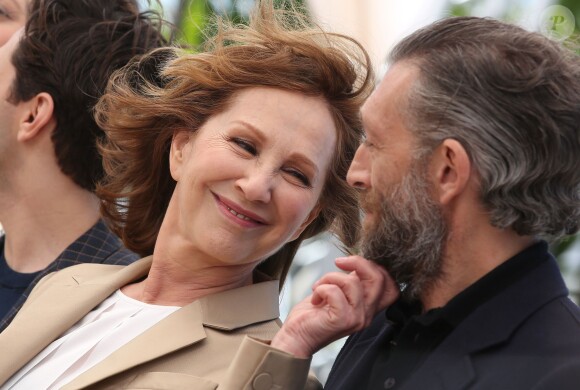 Nathalie Baye et Vincent Cassel - Photocall du film "Juste la fin du monde" lors du 69e Festival International du Film de Cannes. Le 19 mai 2016 © Borde-Moreau / Bestimage