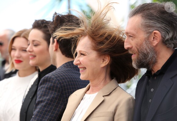 Nathalie Baye et Vincent Cassel - Photocall du film "Juste la fin du monde" lors du 69e Festival International du Film de Cannes. Le 19 mai 2016 © Borde-Moreau / Bestimage