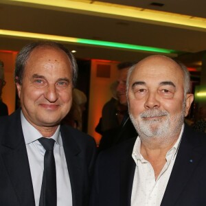 Exclusif - Gérard Jugnot et Paul Amsellem à la 1ère édition des "Plumes d'Or du Vin et de la Gastronomie" au Pavillon Vendôme à Paris. Cette soirée récompensait, les meilleurs journalistes français et étrangers spécialisés dans le domaine du vin et de la gastronomie mais également une personnalité de renom étant très impliquée dans ces domaines. La soirée réunissait pas moins de 3 grands chefs étoilés (Anne-Sophie Pic, Arnaud Lallement et Sang Hoon Degeimbre) ainsi que le concours du chef Paul Pairet. Une première édition très épicurienne, placée sous les signes du talent et de l'élégance. Paris, le 19 mai 2016.19/05/2016 - Paris