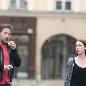 Exclusif - Jennifer Garner et Ben Affleck dînent en amoureux au restaurant à Paris puis sont rejoints par leurs enfants le 6 mai 2016. Ben Affleck et Jennifer Garner sont sortis discrètement de l'hôtel par derrière (toute la journée Jennifer était seule avec les enfants) pour se rendre bras dessus bras dessous dans un restaurant près la place des Vosges. Paris le 6 mai 2016