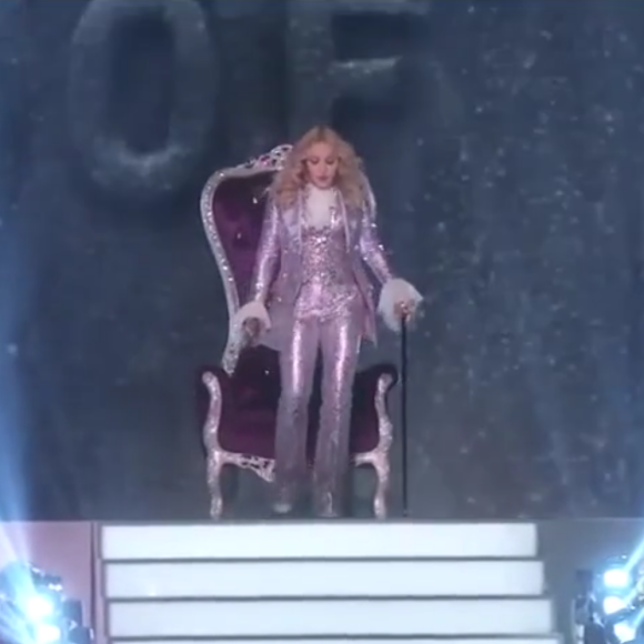 Madonna et Stevie Wonder rendent hommage à Prince lors des Billboard Music Awards, à Las Vegas le 22 mai 2016.
