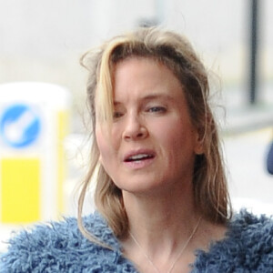 Renée Zellweger (enceinte pour les besoins du film) sur le tournage de "Bridget Jones 3" à Londres le 7 octobre 2015