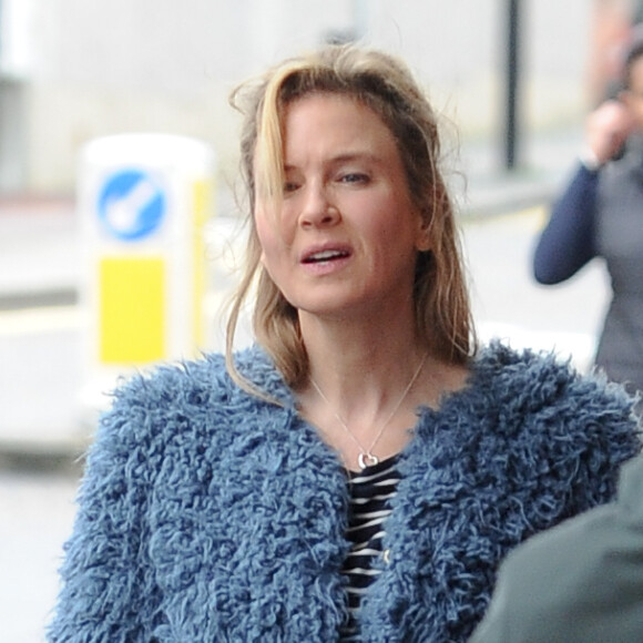 Renée Zellweger (enceinte pour les besoins du film) sur le tournage de "Bridget Jones 3" à Londres le 7 octobre 2015