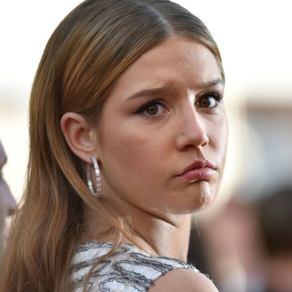 Adèle Exarchopoulos - Montée des marches du film "The Last Face" lors du 69ème Festival International du Film de Cannes. Le 20 mai 2016. © Giancarlo Gorassini/Bestimage  Red carpet for the movie "The Last Face" during the 69th Cannes International Film festival. On may 20th 201620/05/2016 - Cannes