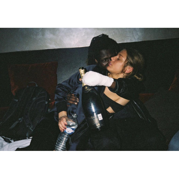 Margan Frémont, alias Doums, pose avec sa petite-amie Adèle Exarchopoulos.