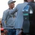 Will Ferrell se promène avec une amie dans les rues de West Hollywood. Ils font la rencontre du rappeur T.I près d'un parc-mètre avant de monter dans une voiture. Le 13 janvier 2016