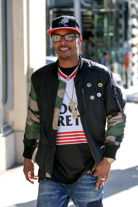 Le rappeur T.I. dans les rues de Los Angeles le 4 février 2016