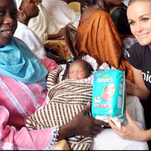 Exclusif - Laeticia Hallyday, marraine de l'Unicef, en visite au Sénégal en 2008.