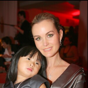 LAETICIA HALLYDAY ET SA FILLE JADE - SOIREE DE REMISE DES PRIX FEMME ACTUELLE "FEMMES FORMIDABLES 2007" A LA CANTINE DU FAUBOURG A PARIS 05/12/2007 - Paris