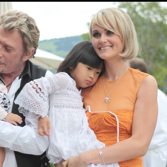 EXCLUSIF - JOHNNY ET LAETICIA HALLYDAY, LEURS FILLES JADE ET JOY - BAPTEME DE JOY HALLYDAY - DEJEUNER AU RESTAURANT SONNENHOF 05/07/2009 - LAUENEN