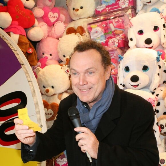 Julien Lepers - Soirée d'ouverture de la "Foire du Trône" à Paris, le 25 mars 2016.