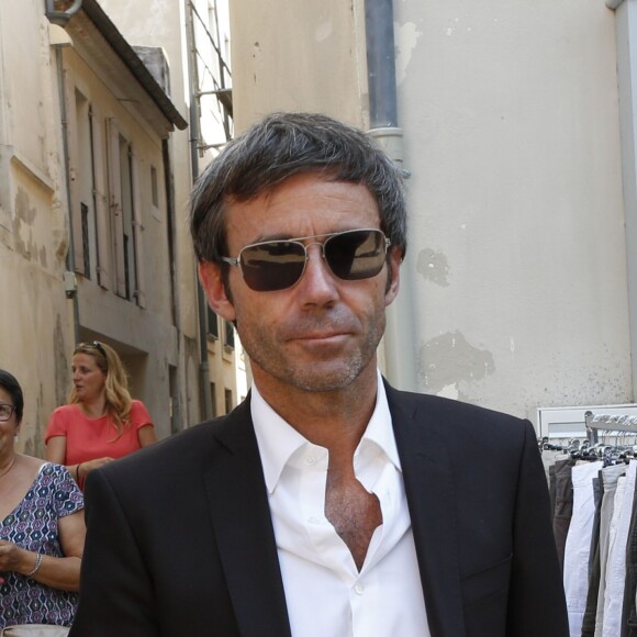 Exclusif - David Pujadas - Mariage religieux de Vincent Labrune (Président de l'Olympique de Marseille) et de Laetitia de Luca à 15h à l'église collégiale Saint-Martin de Saint-Rémy-de-Provence, le 6 juin 2015.