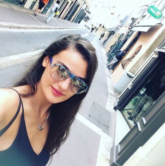 Merve Büyüksaraç sur Instagram, à Saint Tropez, 2015
