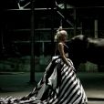 Gwen Stefani dans le clip de son nouveau single Misery, extrait de son album This Is What The Truth Feels Like. Image extraite d'une vidéo publiée sur Youtube, le 31 mai 2016.